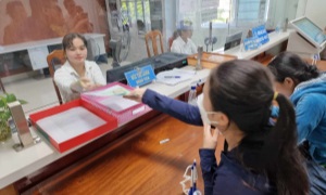 BHXH Hội An (Quảng Nam): doanh nghiệp, người dân có thể giao dịch với cơ quan BHXH 24/24 giờ, 7/7 ngày