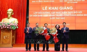 Đồng chí Trương Thị Mai dự Lễ khai giảng Lớp bồi dưỡng, cập nhật kiến thức đối với Ủy viên Trung ương Đảng khóa XIII (Lớp thứ hai)