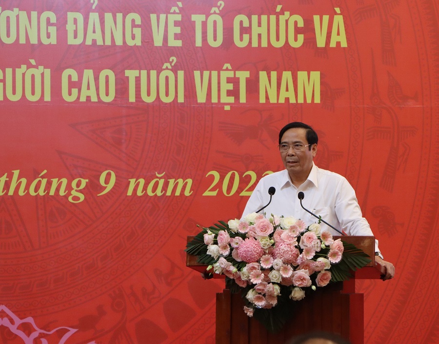 Đồng chí Nguyễn Thanh Bình, Chủ tịch Hội Người cao tuổi Việt Nam phát biểu tại Hội nghị.