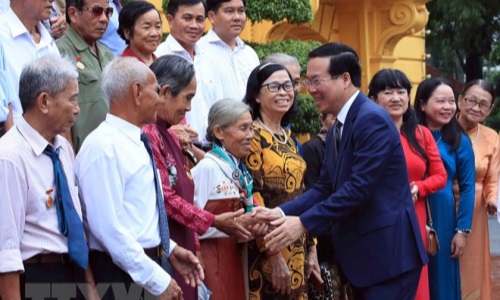 Chủ tịch nước Võ Văn Thưởng tiếp Đoàn đại biểu người có công tỉnh Trà Vinh
