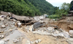 Chủ tịch nước thăm các gia đình bị thiệt hại do lũ quét ở Lào Cai