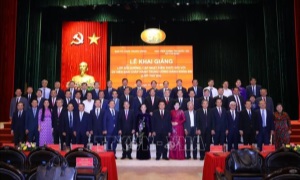 Đồng chí Trương Thị Mai dự Lễ khai giảng Lớp bồi dưỡng, cập nhật kiến thức cho Ủy viên Trung ương Đảng khóa XIII (lớp thứ ba)