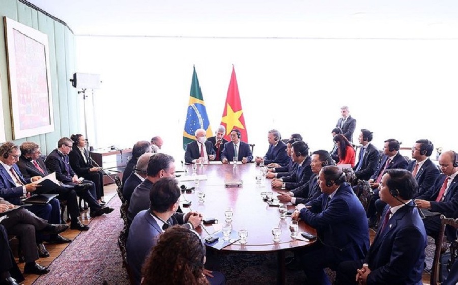 Thủ tướng Phạm Minh Chính hội đàm với Tổng thống Brazil Luiz Inacio Lula da Silva. Ảnh: VGP/Nhật Bắc.