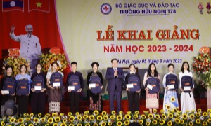 Chủ tịch Quốc hội Vương Đình Huệ dự Lễ khai giảng năm học mới 2023-2024 tại Trường Hữu Nghị T78