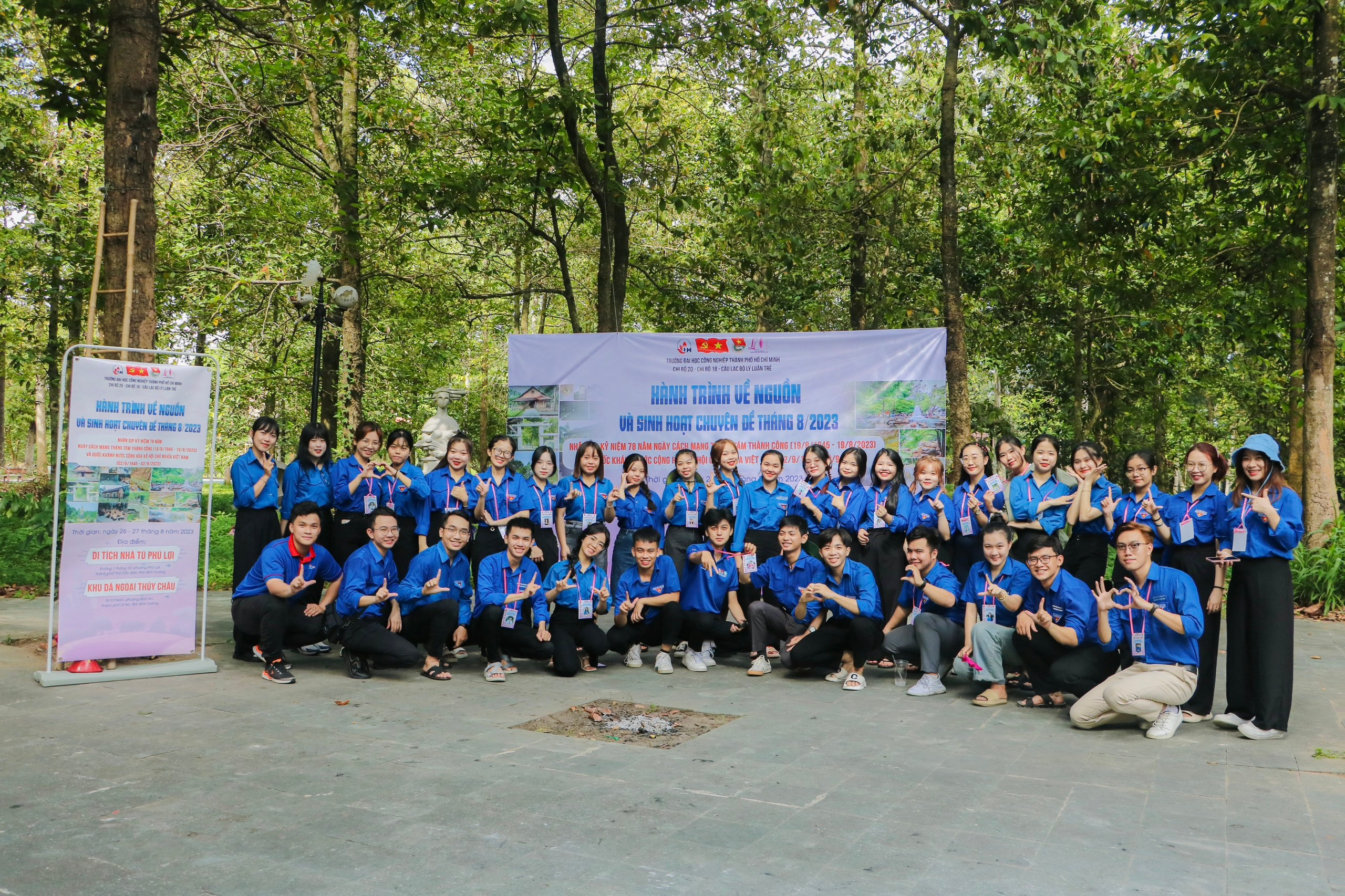 Đoàn viên thanh niên Trường Đại học Công nghiệp TP. Hồ Chí Minh hành trình về nguồn, tháng 8-2023
