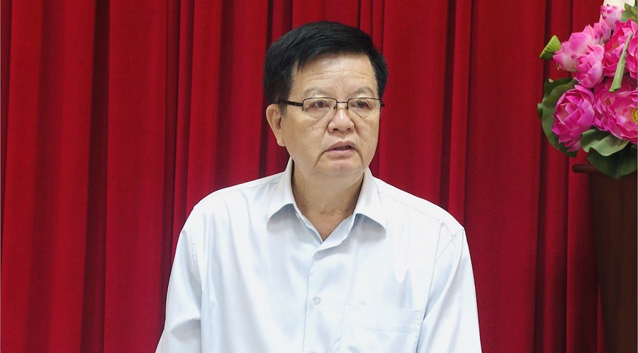 Đồng chí Mai Văn Chính, Ủy viên Trung ương Đảng, Phó Trưởng ban Thường trực Ban Tổ chức Trung ương phát biểu tại buổi làm việc.