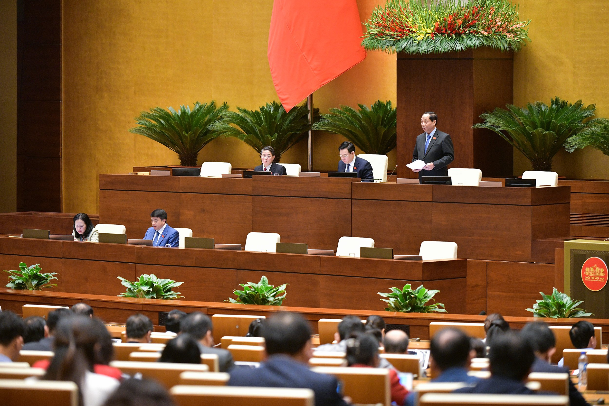 Phó Chủ tịch Quốc hội Trần Quang Phương điều hành nội dung 1 phiên họp chiều ngày 16-1-2024.