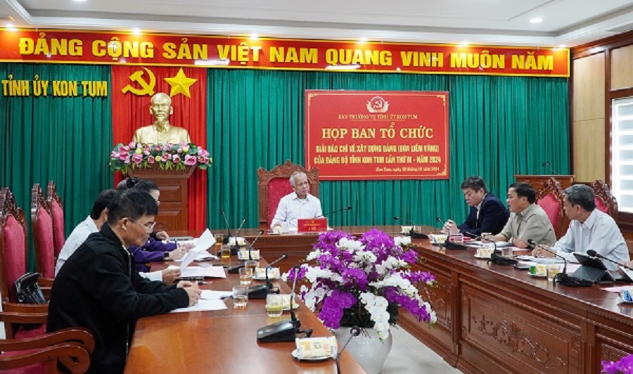 Quang cảnh buổi họp.