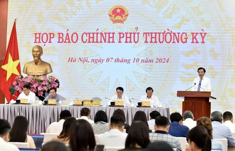 Toàn cảnh họp báo.