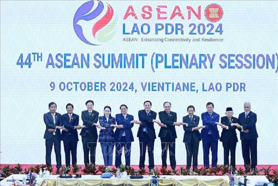 Thủ tướng Phạm Minh Chính và các Trưởng đoàn tham dự Phiên toàn thể Hội nghị Cấp cao ASEAN lần thứ 44 chụp ảnh chung. Ảnh: Dương Giang/TTXVN.