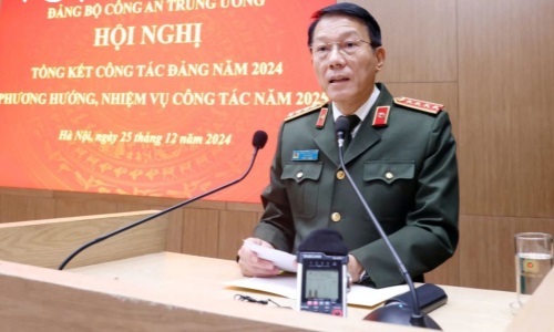 Đảng ủy Công an Trung ương triển khai nhiệm vụ công tác đảng năm 2025 và trao Giải Búa liềm vàng lần thứ IX trong Công an nhân dân