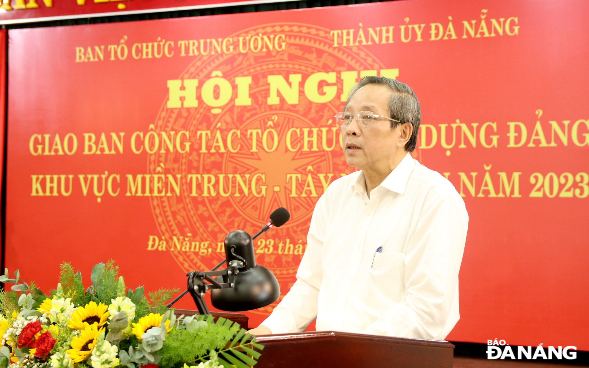 Đồng chí Hoàng Đăng Quang, Ủy viên Trung ương Đảng, Phó Trưởng Ban Tổ chức Trung ương phát biểu tại Hội nghị giao ban công tác tổ chức xây dựng Đảng khu vực miền Trung - Tây Nguyên năm 2023.
