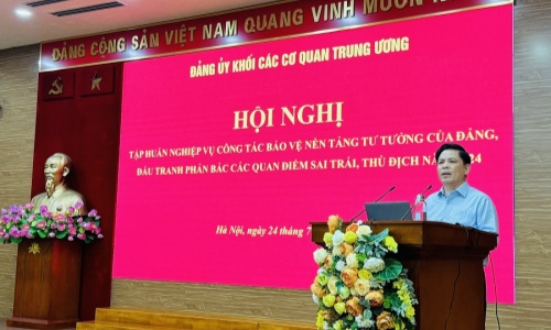 Nâng cao kiến thức, kỹ năng công tác bảo vệ nền tảng tư tưởng của Đảng, đấu tranh phản bác các quan điểm sai trái, thù địch