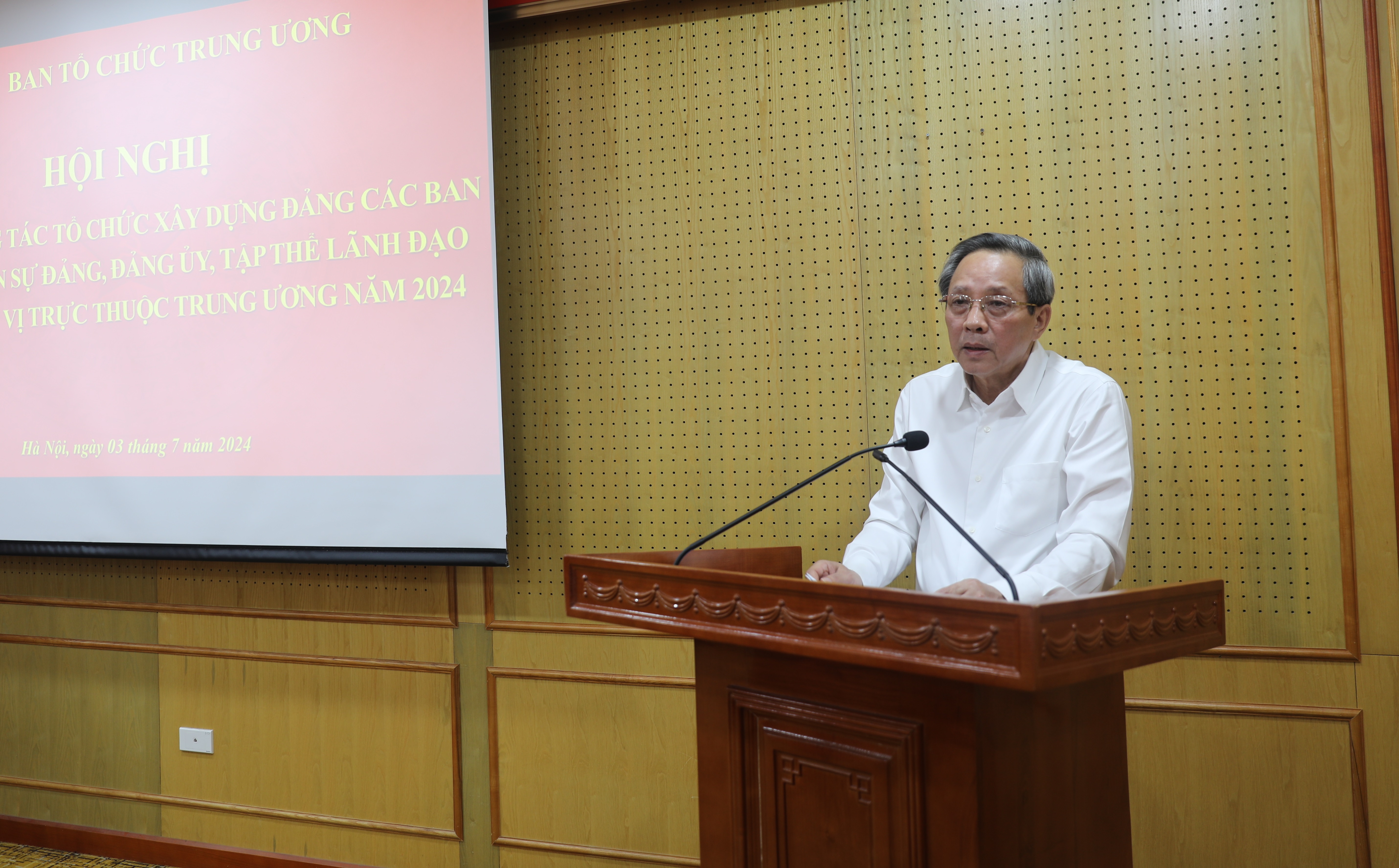 Phó Trưởng Ban Tổ chức Trung ương Hoàng Đăng Quang phát biểu ý kiến kết luận Hội nghị tại Hội trường G, chiều 3-7-2024.