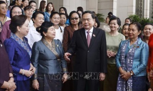 Chủ tịch Quốc hội Trần Thanh Mẫn tiếp Đoàn đại biểu Hội Phụ nữ Lào và Căm-pu-chia