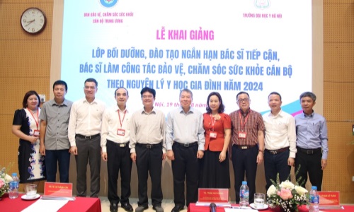 Khai giảng lớp Bồi dưỡng, đào tạo ngắn hạn các bác sỹ tiếp cận, bác sỹ làm công tác bảo vệ, chăm sóc sức khoẻ cán bộ