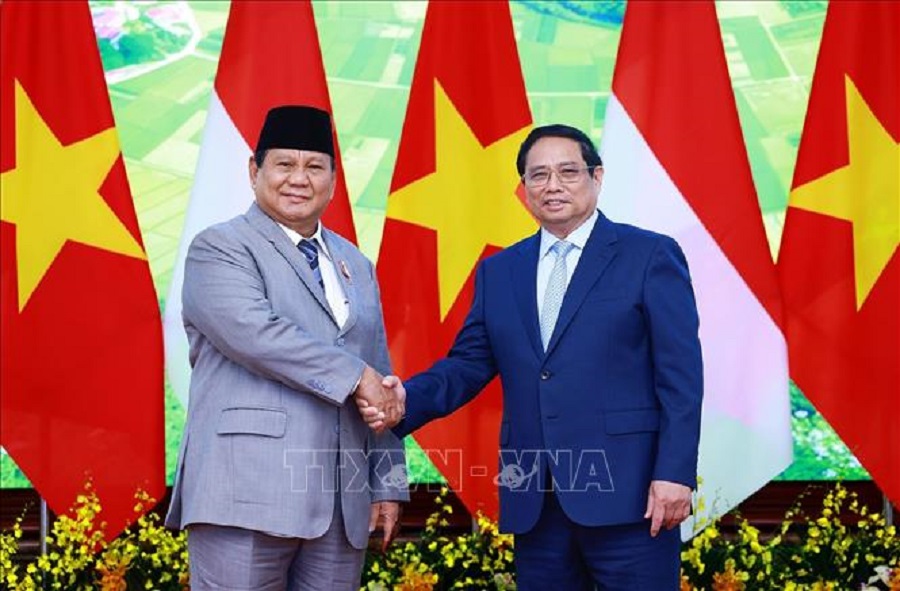 Thủ tướng Phạm Minh Chính hội kiến Tổng thống đắc cử In-đô-nê-xi-a Prabowo Subianto. Ảnh: Dương Giang/TTXVN.