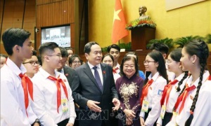 Thúc đẩy sự tham gia sớm của trẻ em vào các hoạt động chính trị, xã hội