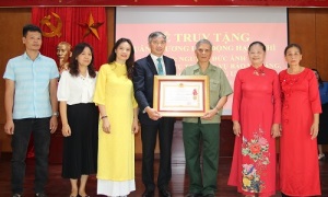 Lễ truy tặng Huân chương Lao động hạng Nhì đối với nguyên Phó Vụ trưởng Vụ Bảo vệ Đảng, Ban Tổ chức Trung ương