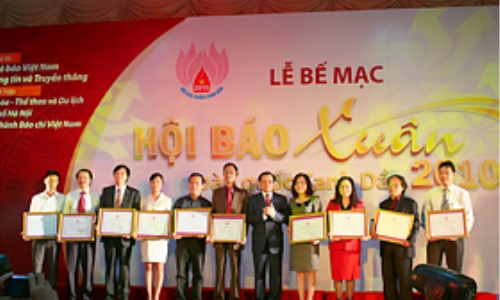 Bế mạc Hội báo Xuân Canh Dần - 2010, Tạp chí Xây dựng Đảng đạt giải B bìa và trình bày số Tết Canh Dần