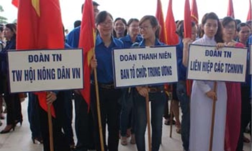 Đoàn Thanh niên cơ quan Ban Tổ chức Trung ương tham dự Lễ ra quân Chiến dịch thanh niên tình nguyện hè năm 2011