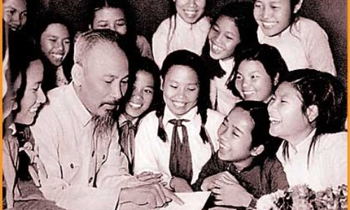Tư tưởng Hồ Chí Minh về chăm lo bồi dưỡng thế hệ cách mạng cho đời sau