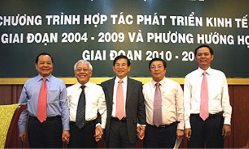 Chủ tịch nước Nguyễn Minh Triết: Ðẩy mạnh hợp tác toàn diện, phát huy tối đa tiềm năng, thế mạnh của TP Hồ Chí Minh và Lâm Ðồng