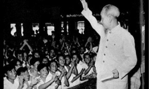 Tư tưởng Hồ Chí Minh về giáo dục lý luận cho cán bộ trường Đảng