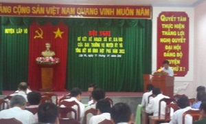 Đảng viên bám cơ sở, giúp đỡ hộ nghèo ở huyện Lấp Vò (Đồng Tháp)