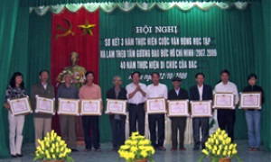 Sơ kết 3 năm thực hiện Cuộc vận động "Học tập và làm theo tấm gương đạo đức Hồ Chí Minh" ở Ân Thi