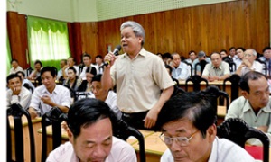 Lấy phiếu tín nhiệm của nhân dân đối với cán bộ ở Quảng Nam