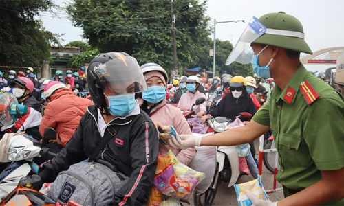 Người từ TP. Hồ Chi Minh đã tiêm đủ liều vắc-xin hoặc đã khỏi bệnh COVID-19 về các địa phương tự theo dõi sức khoẻ tại nhà 7 ngày