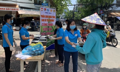 TP. Hồ Chí Minh rất nỗ lực trong phòng, chống dịch và hỗ trợ người dân trong đại dịch