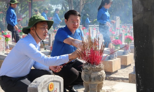 Đoàn Khối Các cơ quan Trung ương tổ chức “Hành trình tri ân – Hành trình tình nguyện” tại Hà Tĩnh, Quảng Trị