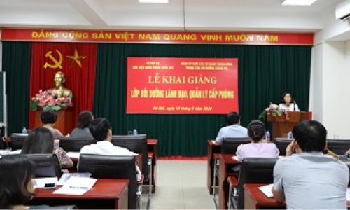 Khai giảng lớp bồi dưỡng lãnh đạo, quản lý cấp phòng và tương đương năm 2020