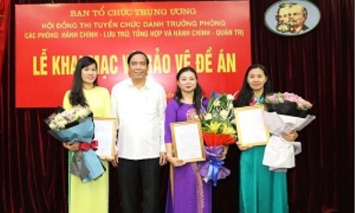 Ban Tổ chức Trung ương thi tuyển các chức danh trưởng phòng