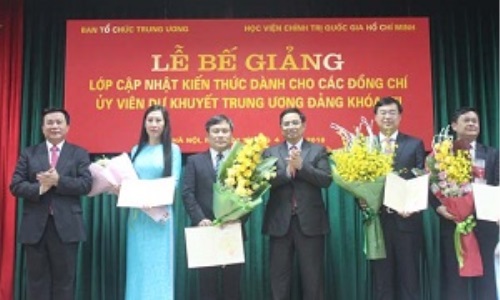 Bế giảng lớp cập nhật kiến thức cho các đồng chí Ủy viên dự khuyết Trung ương Đảng khóa XII