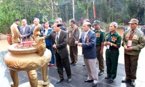 Gặp mặt cá nhân, gia đình tiêu biểu có công với cách mạng trong đồng bào các dân tộc thiểu số tỉnh Lâm Đồng