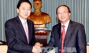 Đồng chí Tô Huy Rứa tiếp nguyên Thủ tướng Nhật Bản Yu-ki-ô Ha-tô-ya-ma