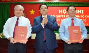 Công bố Quyết định của Bộ Chính trị phân công đồng chí Phan Văn Sáu làm Bí thư Tỉnh ủy Sóc Trăng