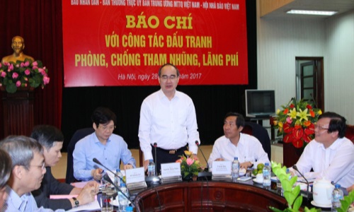 Phát huy vai trò báo chí trong đấu tranh phòng, chống tham nhũng, lãng phí