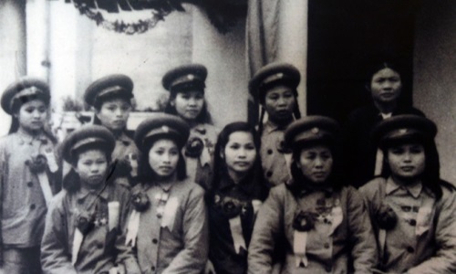 Phụ nữ Việt Nam với chiến thắng Điện Biên Phủ
