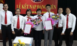 Chi bộ VietinBank Tuyên Quang tổ chức lễ kết nạp đảng viên