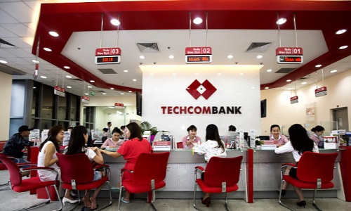 “25 năm gắn kết yêu thương, trao nghìn quà tặng” cùng Techcombank