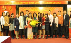 Hai chi bộ thuộc Đảng ủy VietinBank tổ chức lễ kết nạp đảng viên