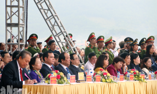 Đồng chí Phạm Minh Chính dự Lễ khai hội Chùa Tam Chúc xuân Kỷ Hợi mừng Đại lễ Vesak 2019