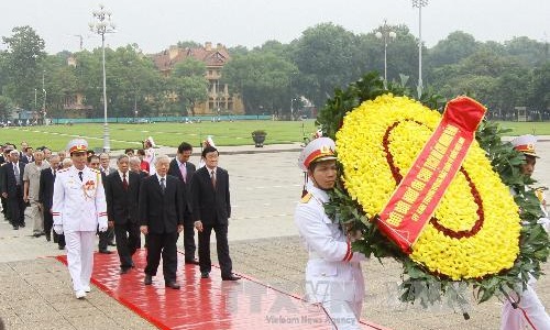 Lãnh đạo Đảng, Nhà nước vào Lăng viếng Chủ tịch Hồ Chí Minh