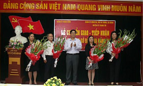 Đảng bộ quận Hoàn Kiếm chuyển giao 4 tổ chức cơ sở đảng