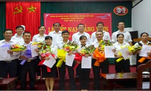 Đảng ủy VietinBank thành phố Vinh tổ chức lễ kết nạp đảng viên