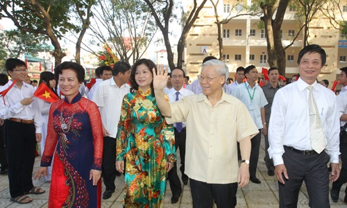 Tổng Bí thư dự Lễ khai giảng tại trường THPT Nguyễn Gia Thiều, Hà Nội